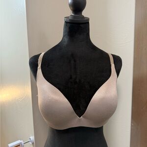Victorias Secret Pushup Bra No Underwire Wireless Shiny Grey‎ Nude 36D